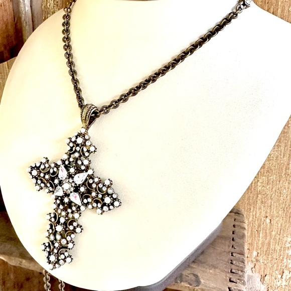 Sweet Romance Lace Cross Pendant Necklace Crystal & Seed Pearls NWOT - Picture 5 of 11